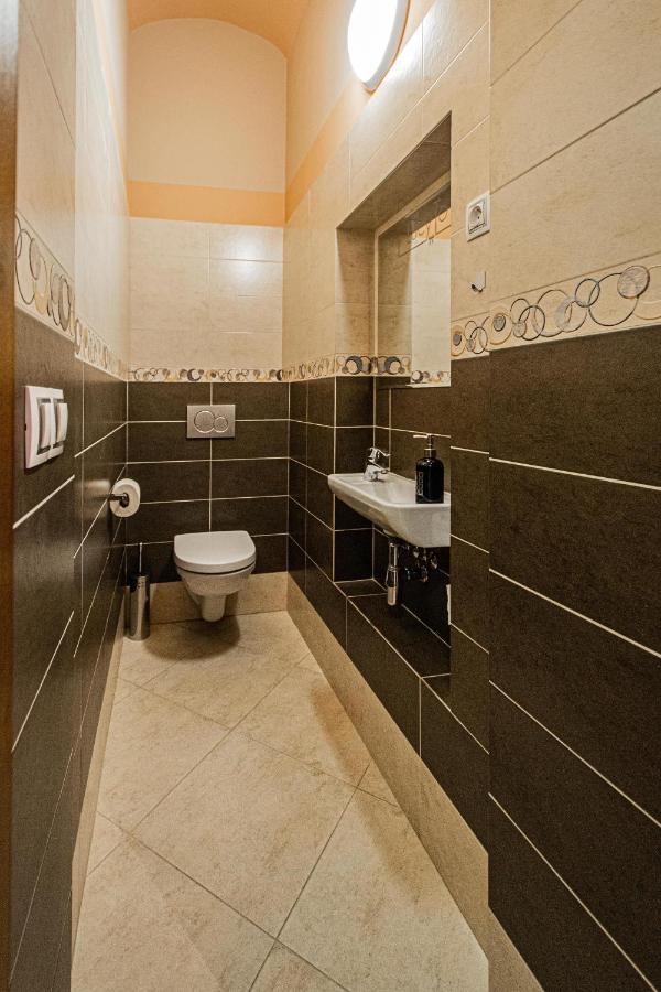 Modern And Spacious In Center Apartmán